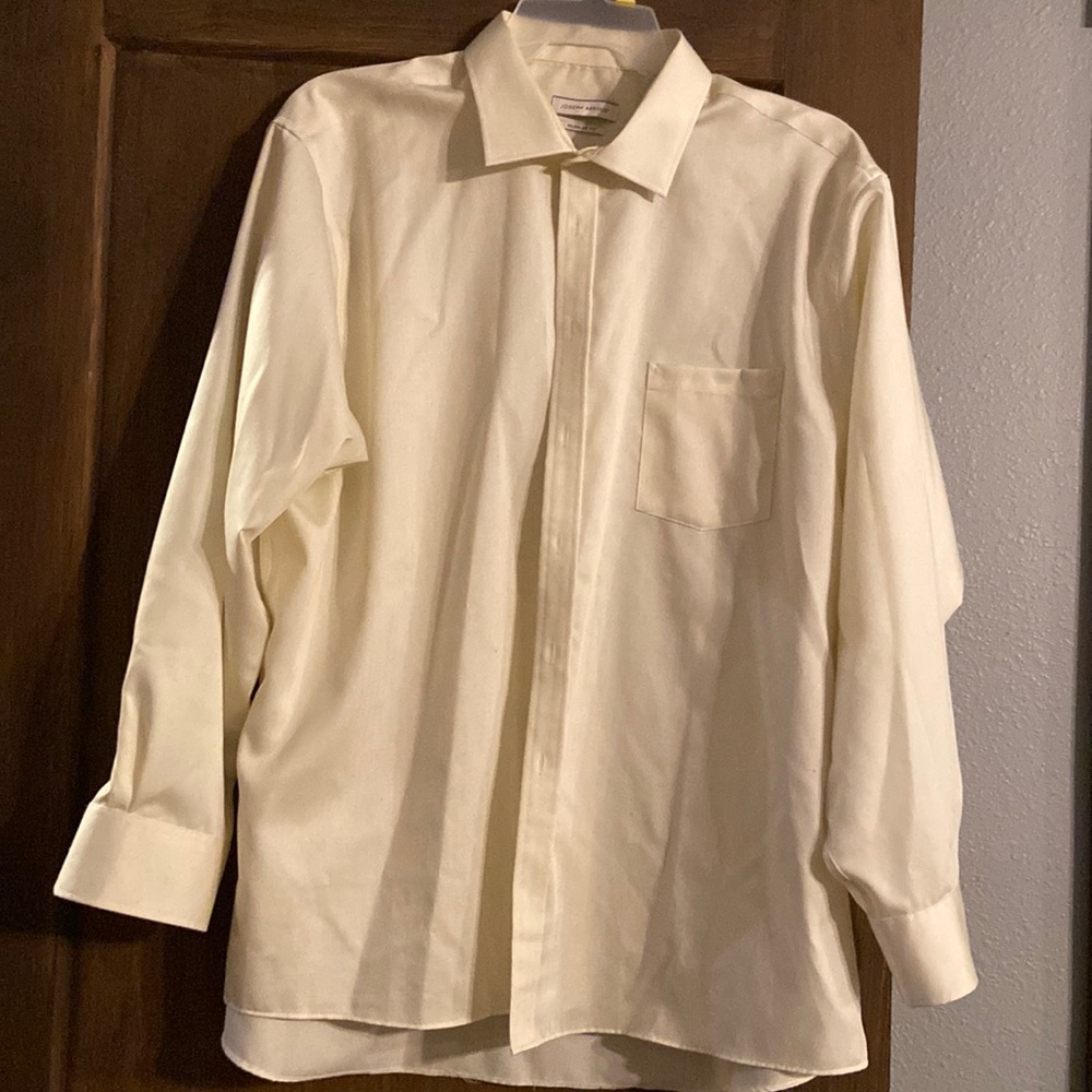 Men’s Joseph  Abboud  dress shirt. Size Regular fit. 18 1/2  34/35.